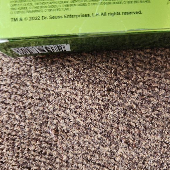 Revolution X The Grinch eyeshadow makeup palette NEW - Picture 4 of 6